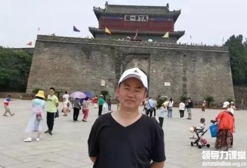 清華大學卓越商道總裁班山東游學王總