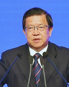 龍永圖